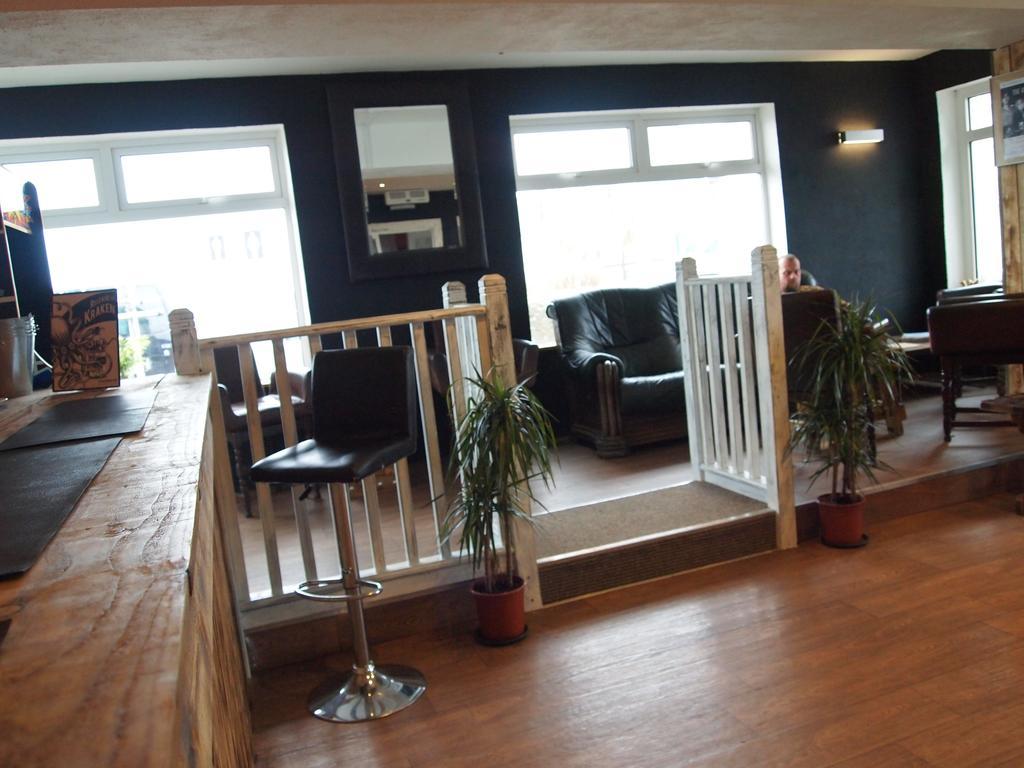 Ocean Surf Lodge Newquay นิวคีย์ ภายนอก รูปภาพ